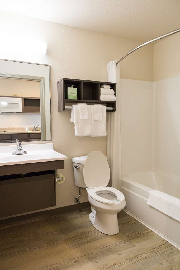 WoodSpring Suites Broken Arrow Tulsa Zimmer foto